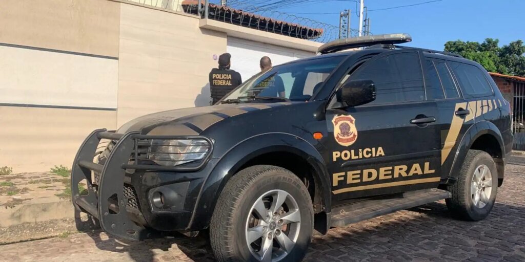 Polícia Federal destrói mais de 70 armas apreendidas em operações